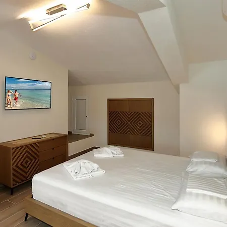 Domoestetico Luxury ניקיטי